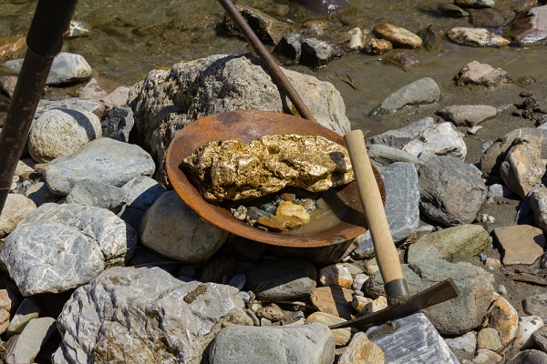 largest gold nugget in wyoming