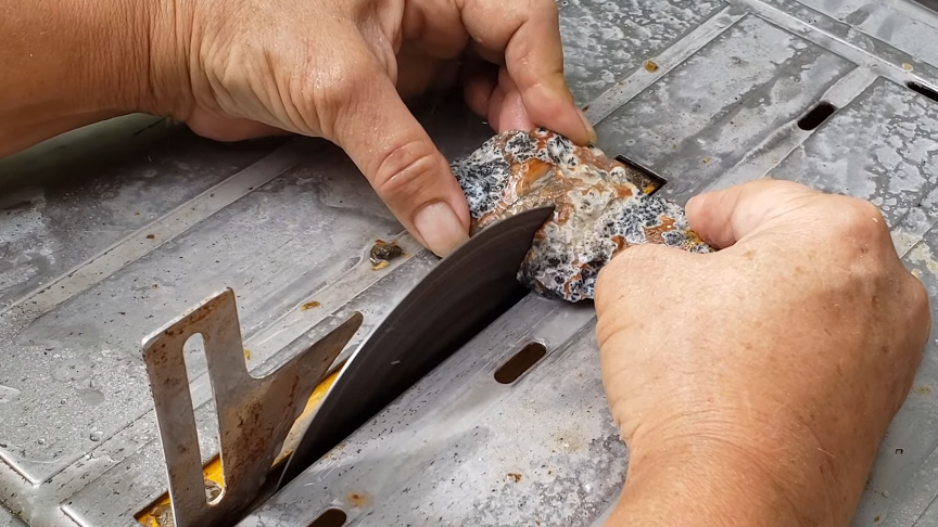 How To Cut Rocks With A Tile Saw Tips, Can You Cut Yourself On A Tile Saw