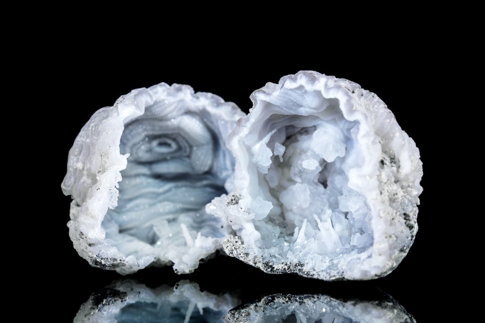 what are geodes made out of